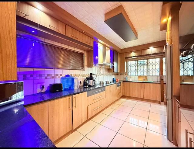 3 BEDROOM HOUSE FOR SALE IN VANDERBIJLPARK CW 5